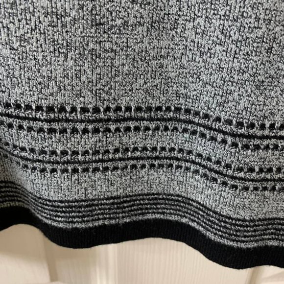 🌷3 for$25🌷Emma James, US M, Grey Bow Detail 3/4 Sleeve Square Neck Knit Top - Picture 6 of 9